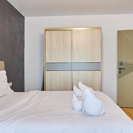 Papaya Aparthotel 4*